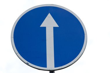 yol işareti.