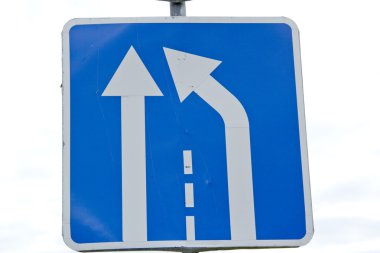 yol işareti.