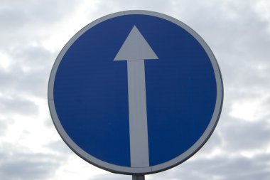 - yol işareti.