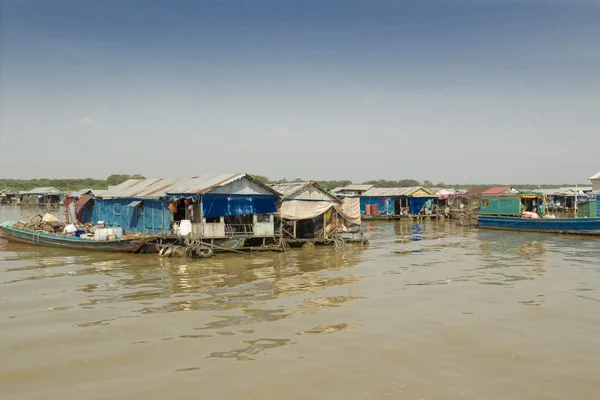 Kambodja Tonle underminerar laken. — Stockfoto