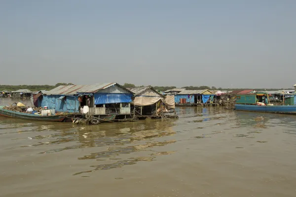 Kambodja Tonle underminerar laken. — Stockfoto