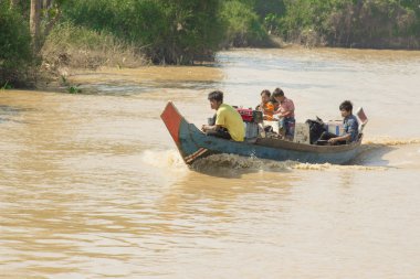 Kamboçya. nehir tonselap
