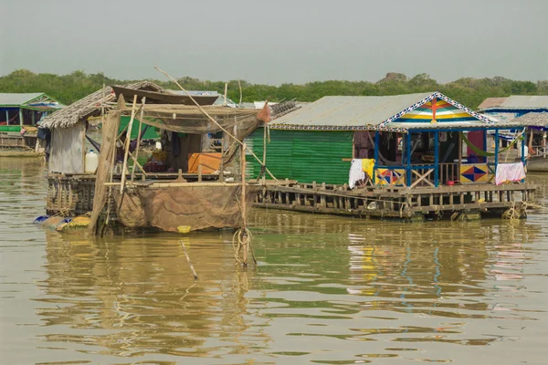 Kambodja Tonle underminerar laken. — Stockfoto