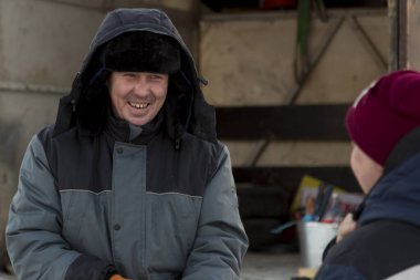 İnşaat sitesi söz, iyi bir ruh hali montajcılar vardır