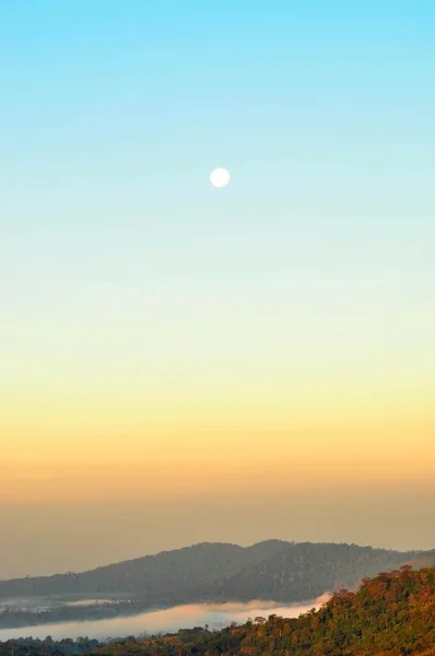 Luna en la mañana — Foto de Stock