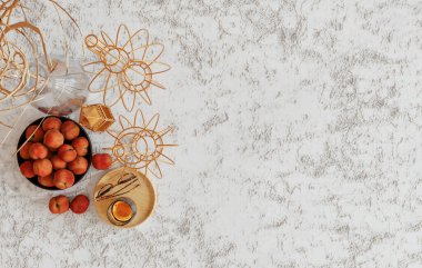 Masanın üst görünümünü süslemelerle beyaza boyayın. 3B görüntüleme.