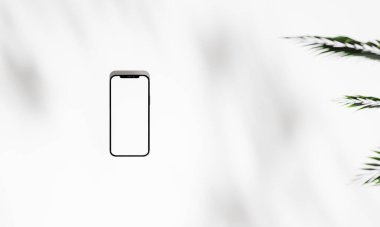 Renkli arka plan snd ağaç standına sahip Topview ya da boş arkaplanlı reklam ekranında podyum. 3B görüntüleme.