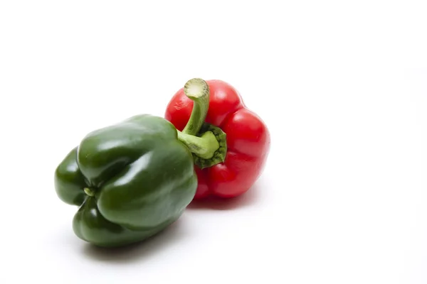 Зелений і червоний перець — стокове фото