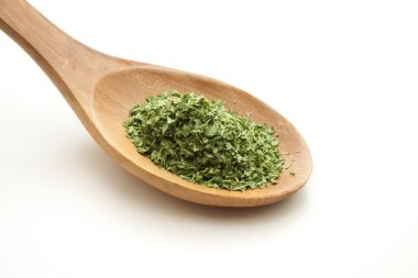 yemek pişirmek için kurumuş otlar