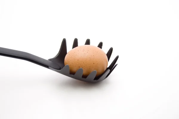 Egg in Spaghetti spoon — Stockfoto