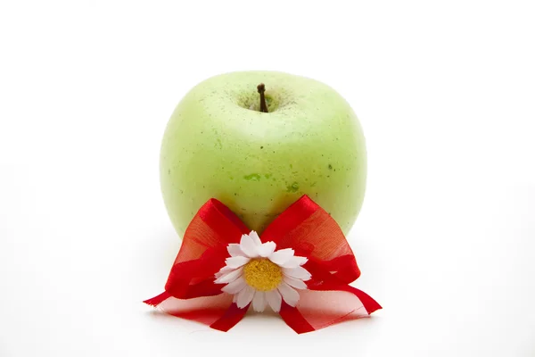 Groene appel met bloem lus — Stockfoto