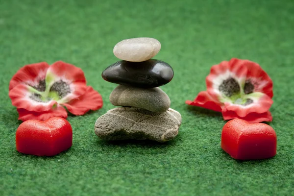 Piedras con corazón de mazapán — Foto de Stock