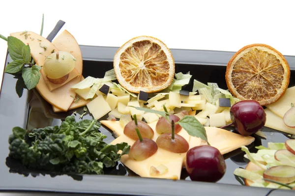 Cheeseboard 与酿酒葡萄 — 图库照片