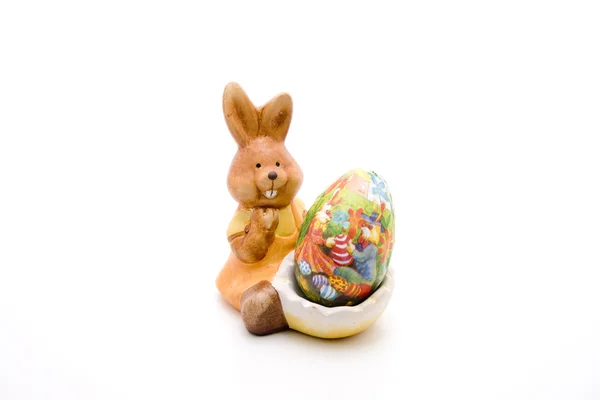 带鸡蛋的复活节兔子 — 图库照片