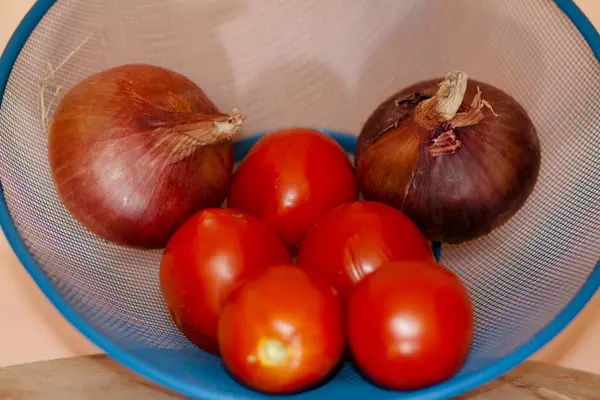 Tomater med lök — Stockfoto