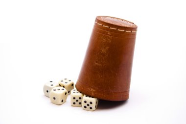 Küplü zar bardağı