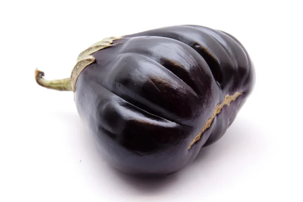 Färska aubergine — Stockfoto