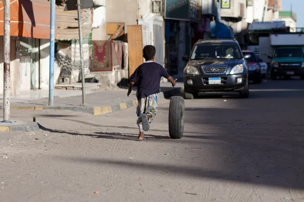 Bambino con il gioco — Foto Stock