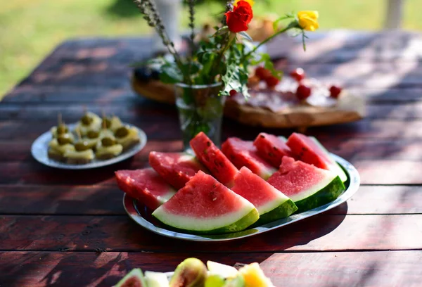 Sliced Watermelon Food Picnic Table — 图库照片