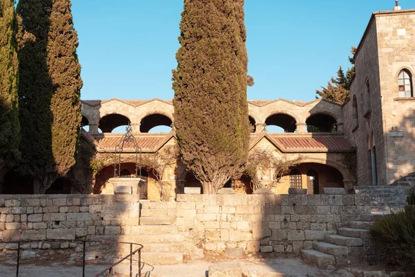 Yunanistan 'ın Rodos adasındaki Filerimos Manastırı toprakları