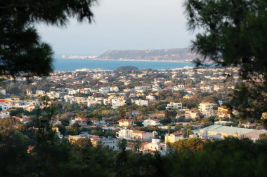 Günbatımında bir köyün havadan görünüşü, Rodos, Yunanistan
