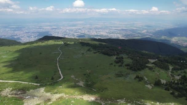 Letecký pohled na horu Vitosha. Poblíž Sofie, Bulharsko. Video - 4k — Stock video