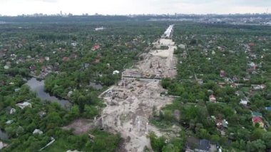 Ukrayna, Kyiv 'deki Podolsko-Voskresensky köprüsünün hava görüntüsü