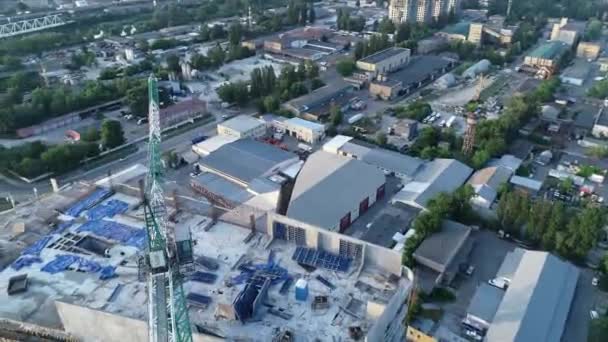 Aerial view of the construction of a new modern residential complex near the river, Kyiv, Ukraine — Stockvideo