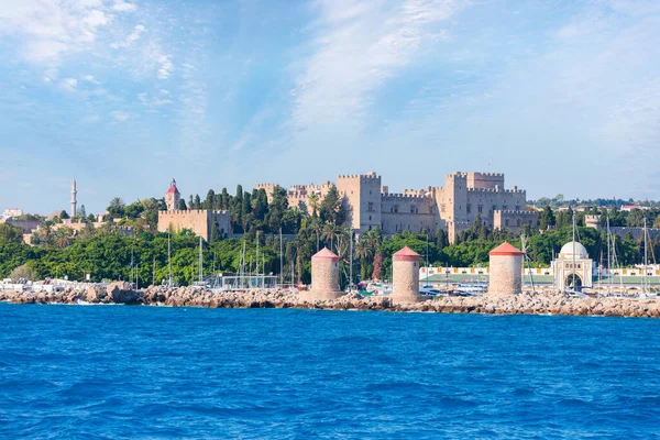Panoramic view of the city of Rhodes from the sea, Greece — Stockfoto