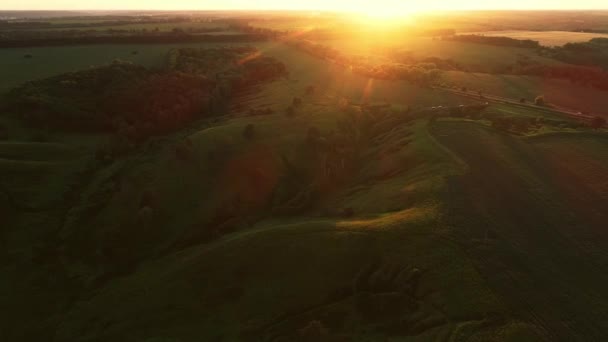 Vista Aérea Qualidade Uma Bela Paisagem Com Colinas Verdes Exuberantes — Vídeo de Stock