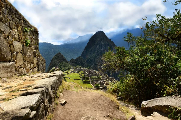 Trilha Inca que leva a Machu Picchu — Fotografia de Stock