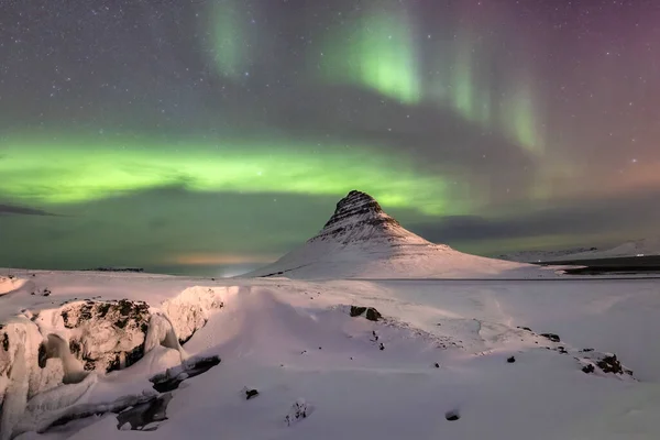 Spektakuläre Fotos Der Natur Islands Mit Nordlichtern Schnee Wasserfällen Gefrorenen — Stockfoto