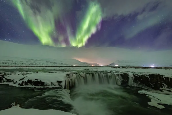 Spektakularne Zdjęcia Natury Islandii Północnymi Światłami Śniegiem Wodospadami Zamarzniętymi Rzekami — Zdjęcie stockowe