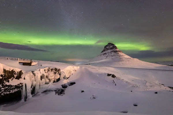 Spektakuläre Fotos Der Natur Islands Mit Nordlichtern Schnee Wasserfällen Gefrorenen Stockfoto