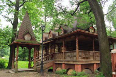güzel bir ahşap ev