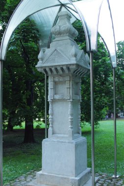 Köylüler f kurtuluş onuruna anma sütun