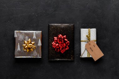 Hediyeli siyah xmas dokusu, üst görünüm