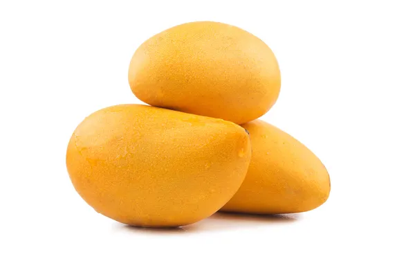Beyaz arka plan üzerinde izole taze mango meyve - Stok İmaj