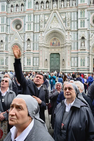 Turisti in Piazza del Duomo — Foto Stock