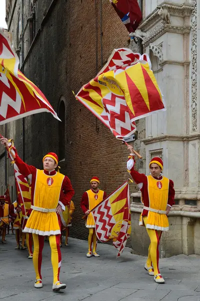 Parade in siena, Italië — Stockfoto