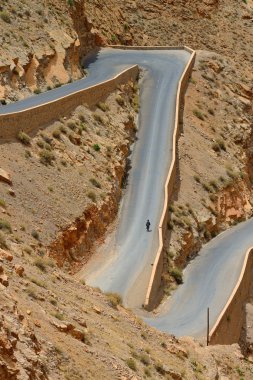 dolambaçlı yol