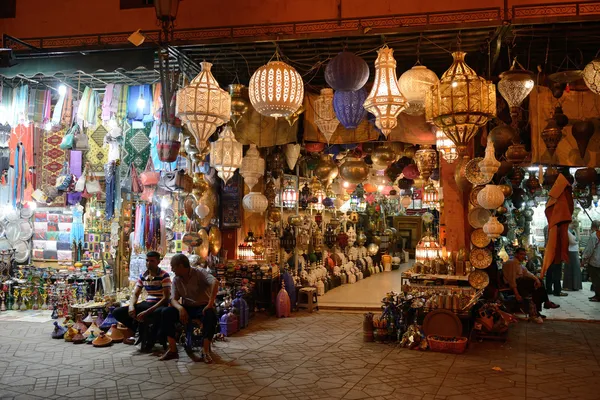 Insanlar bir market, Marakeş, Fas — Stok fotoğraf