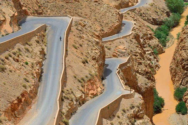 Dolambaçlı yol — Stok fotoğraf