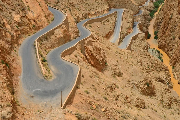 Dolambaçlı yol — Stok fotoğraf