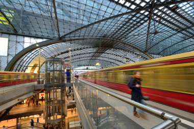 Berlin merkez tren istasyonu