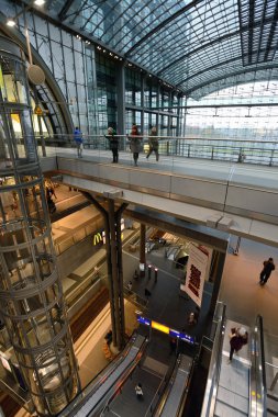 Berlin merkez tren istasyonu