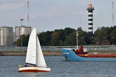 Klaipeda, Litvanya - Ekim 02: Klaipeda Limanı 'nda 2 Ekim 2021, Klaipeda, Litvanya. Klaipeda Limanı, Avrupa 'nın kuzeyindeki az sayıdaki buzsuz limandan biridir.