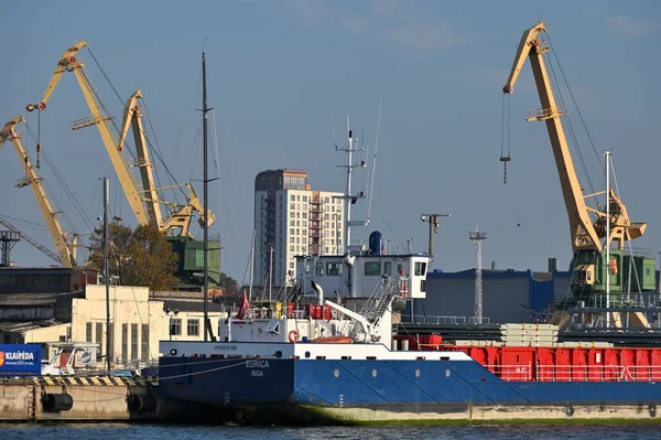 Kłajpeda Litwa Października Łodzie Żurawie Porcie Morskim Kłajpedy Dniu Października — Zdjęcie stockowe