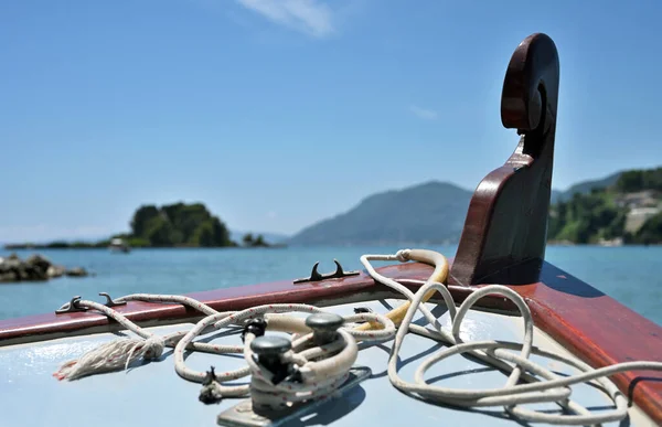 Boat Details Rope Front Traditional Greek Vessel Hot Sunny Day — Stock Photo, Image