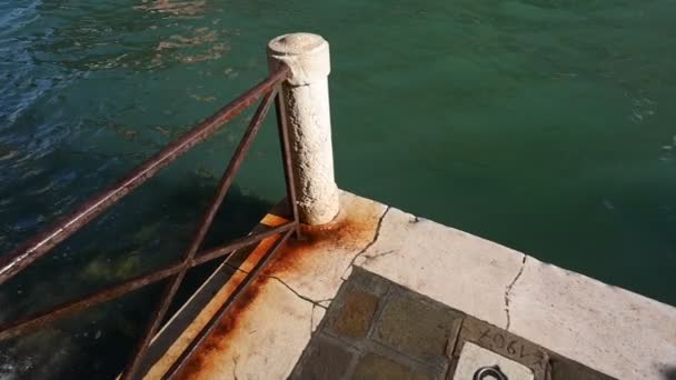 Detalles Del Antiguo Terraplén Del Canal Venecia — Vídeo de stock
